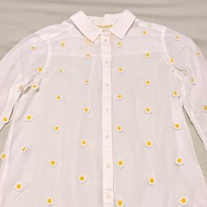 Maeve by Anthropologie daisy applique shirt size XS